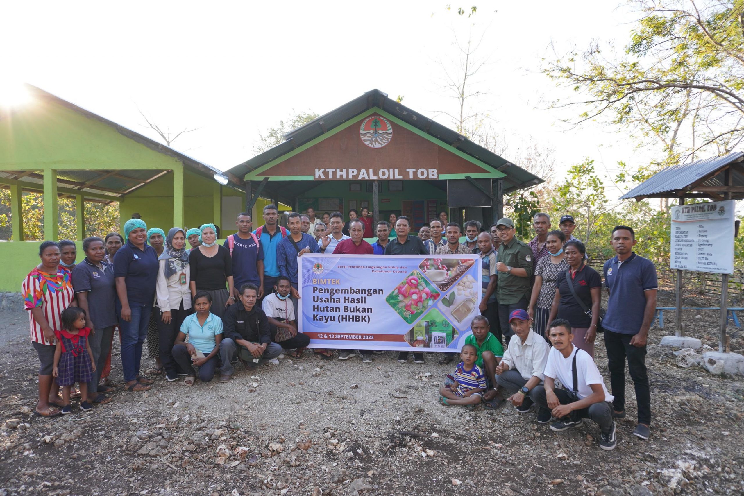 Suksesnya Pelaksanaan Bimbingan Teknis Pengembangan Usaha Hasil Hutan Bukan Kayu di Wanawiyata Widya Karya Kelompok Tani Hutan Paloil Tob